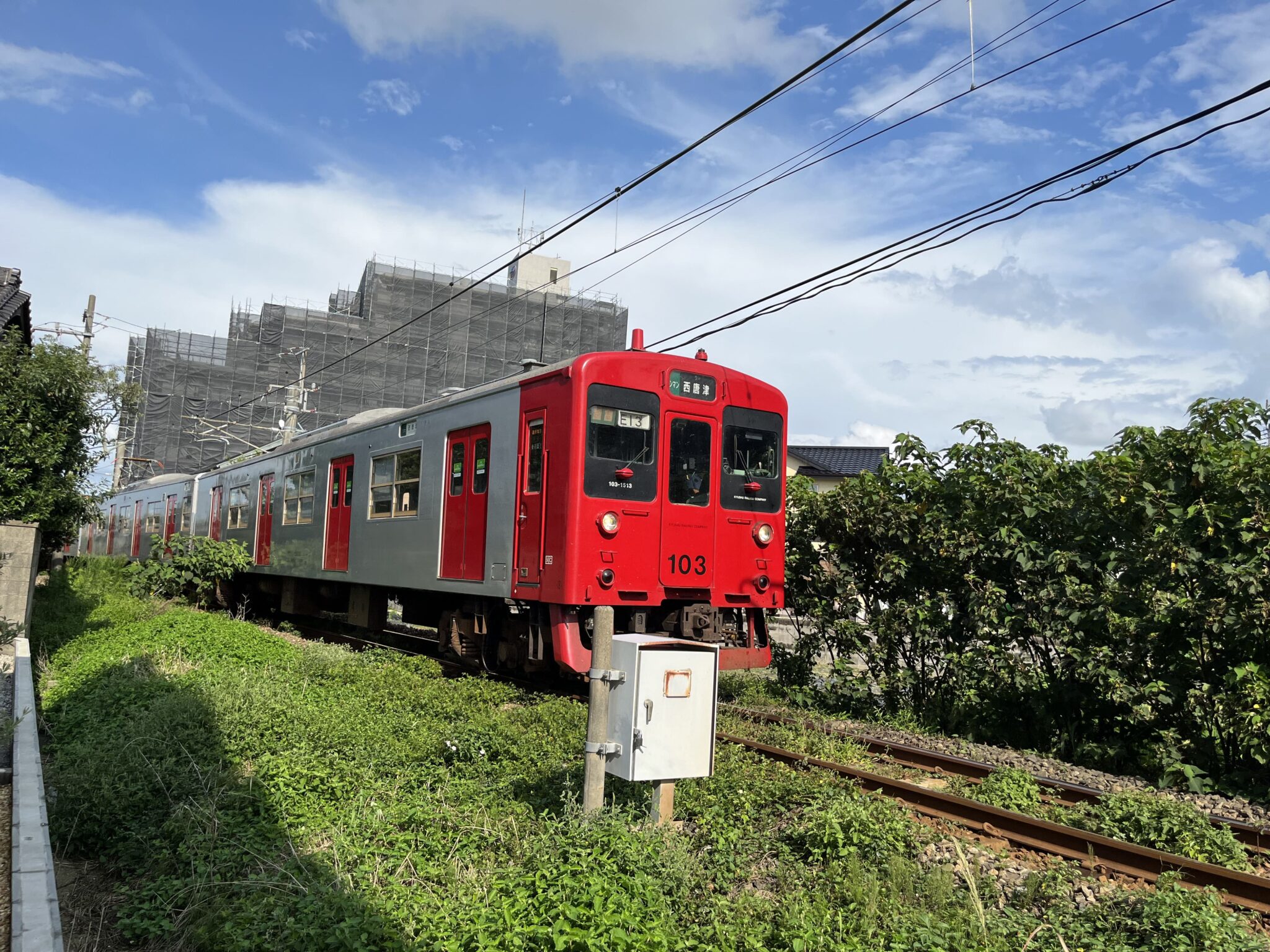 JR筑肥線の赤い電車